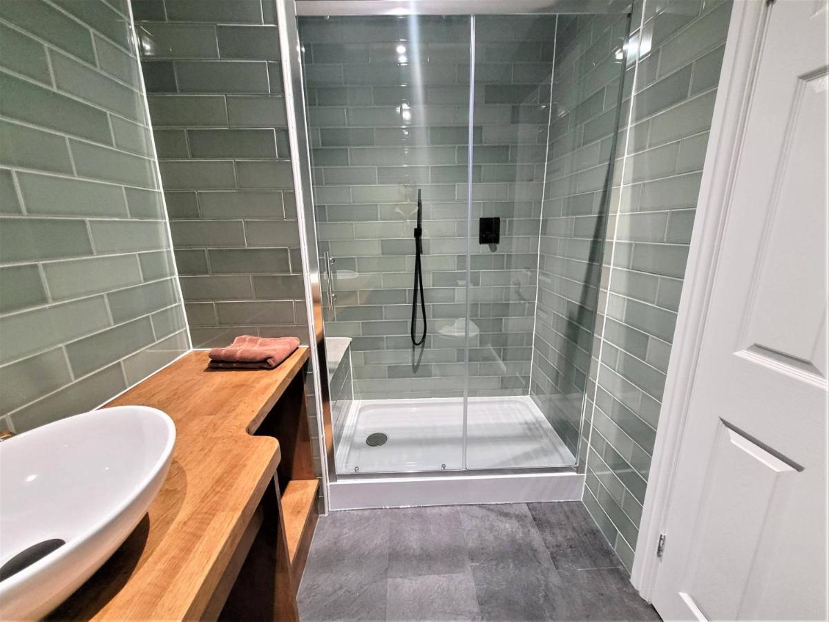 New County Hotel & Serviced Apartments By Roomsbooked Gloucester Exterior photo