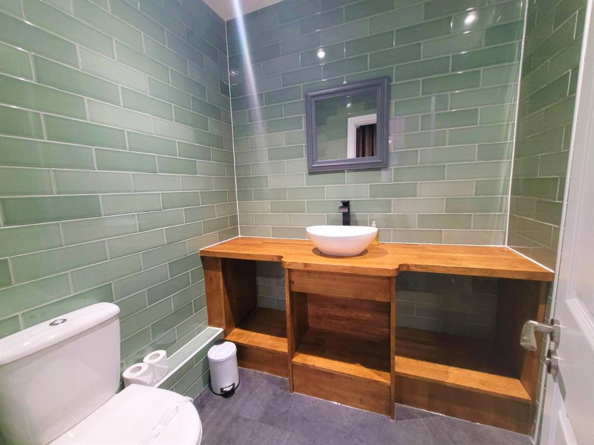 New County Hotel & Serviced Apartments By Roomsbooked Gloucester Exterior photo