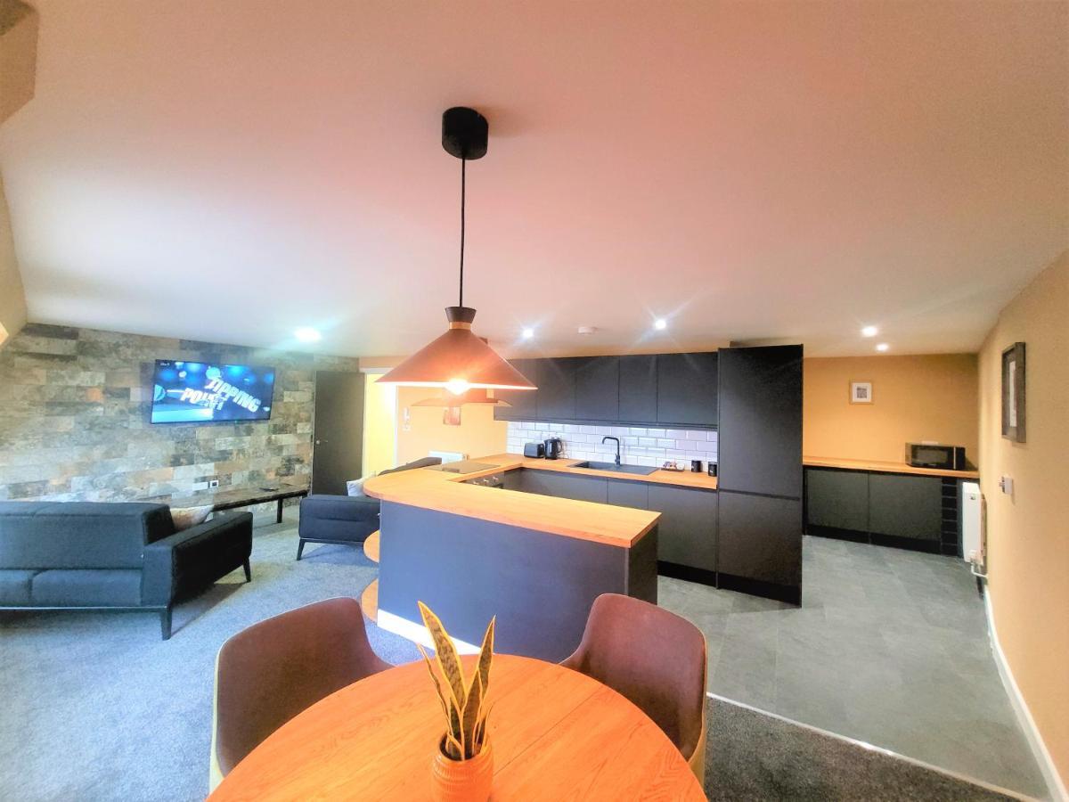 New County Hotel & Serviced Apartments By Roomsbooked Gloucester Exterior photo