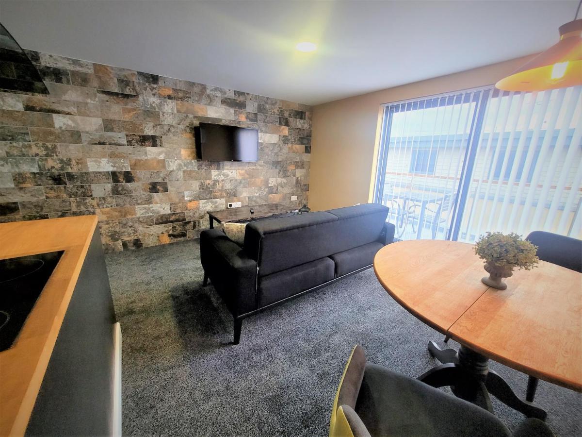 New County Hotel & Serviced Apartments By Roomsbooked Gloucester Exterior photo